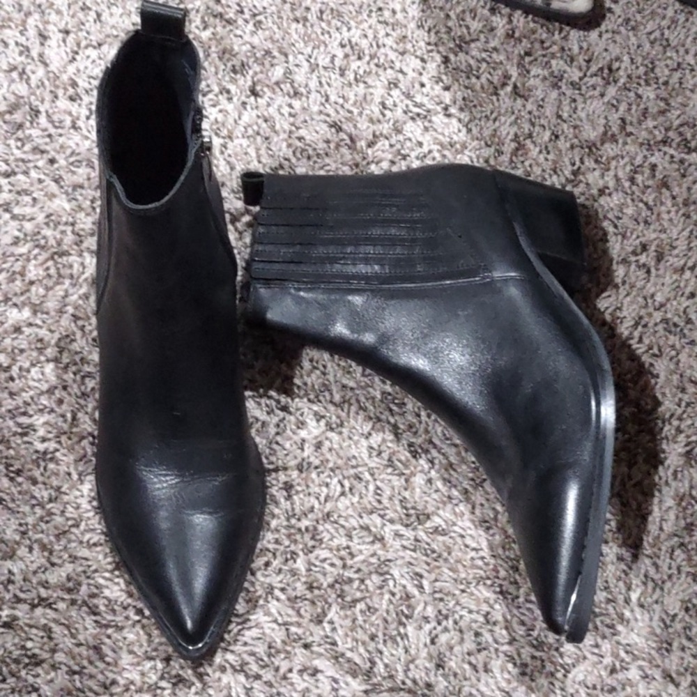 Marc Fisher Ulora black booties, size 9.5
